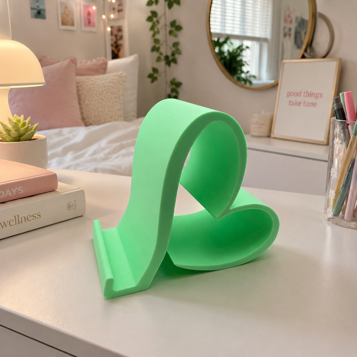 Heart Loop Phone Stand